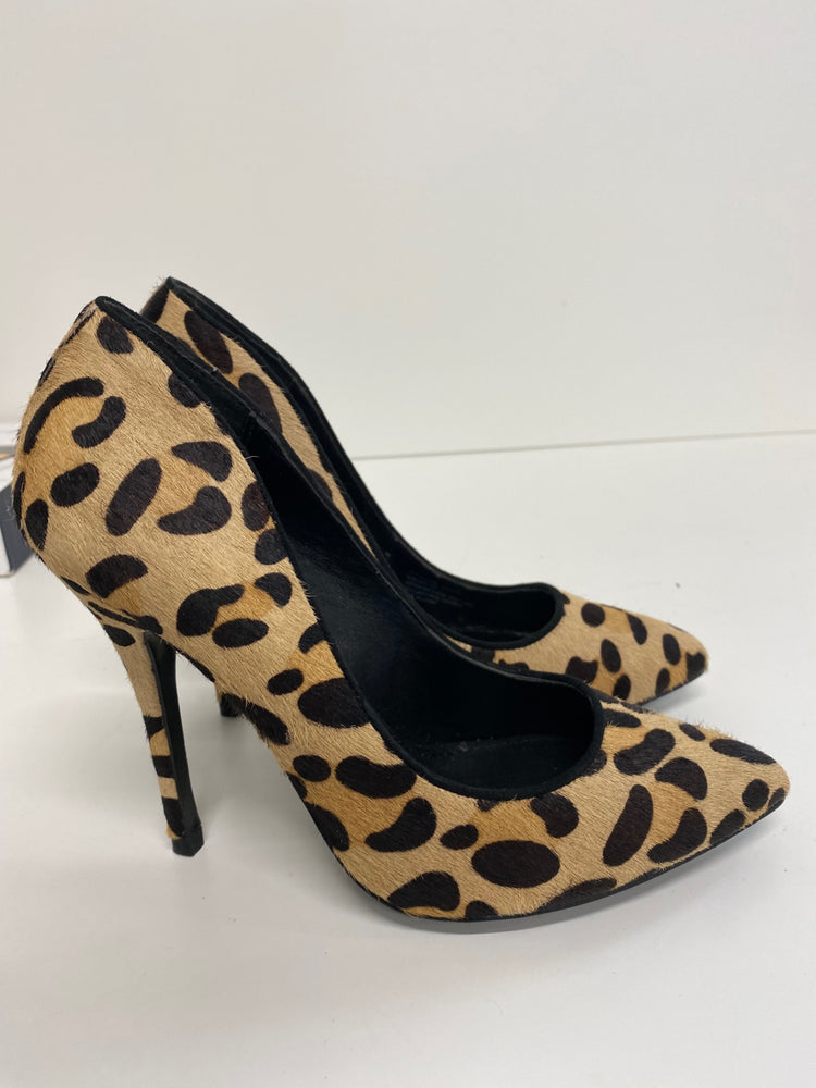 Classic Steve Madden High heels UK4 Leopard print BT001