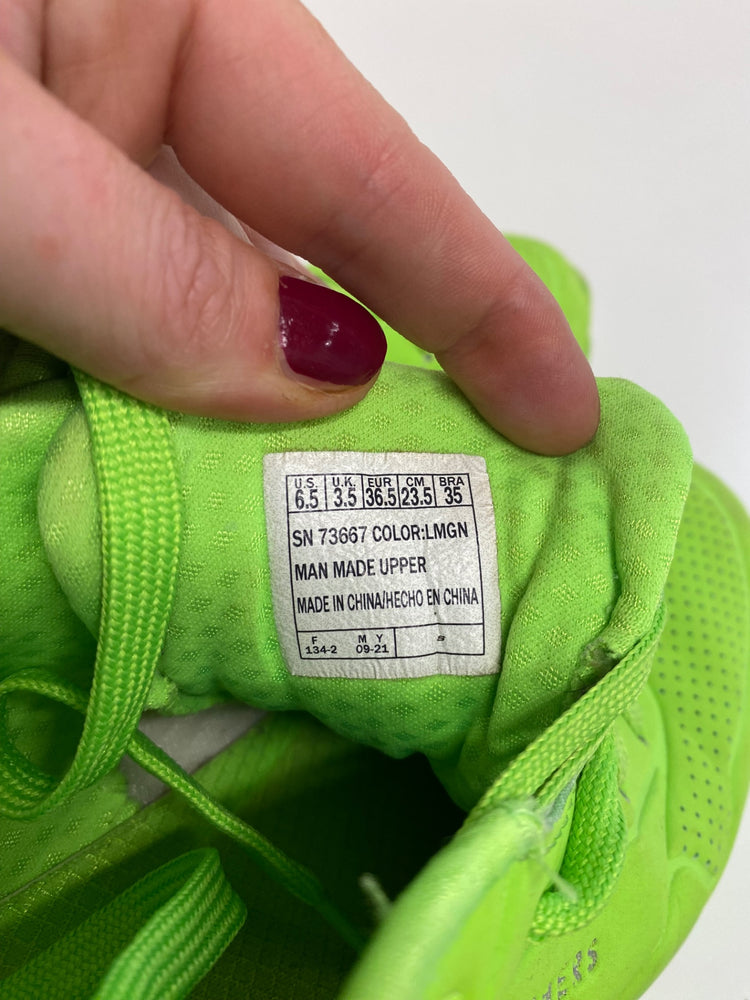 Classic Skechers Uno Night Sneakers UK3.5 Neon Green BT001