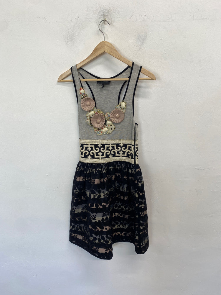 Classic River island Dress UK6 Gray lace pattern JB005