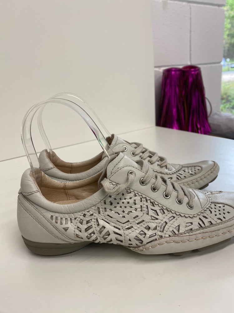 Classic Kolinos Sneakers UK2.5 Beige/Off-white BT001