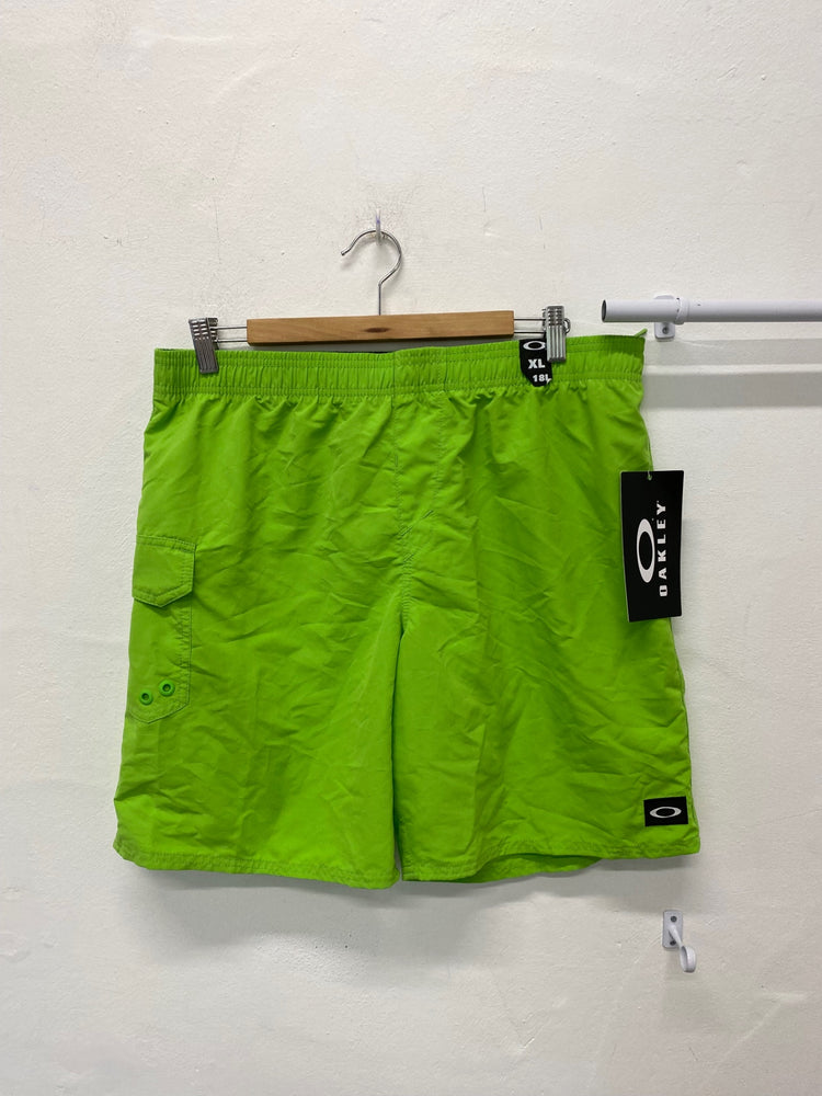 Fabulous Oakley Swim Shorts UK XL neon Green New DW001