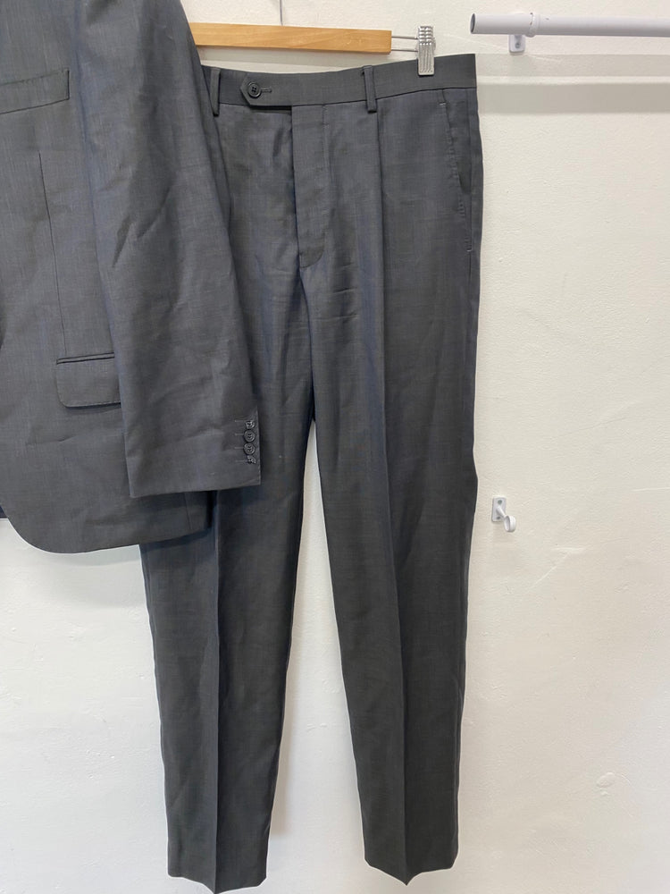 Fabulous Marks & Spencers Suit 40R 32W Dark Grey Race days KM00