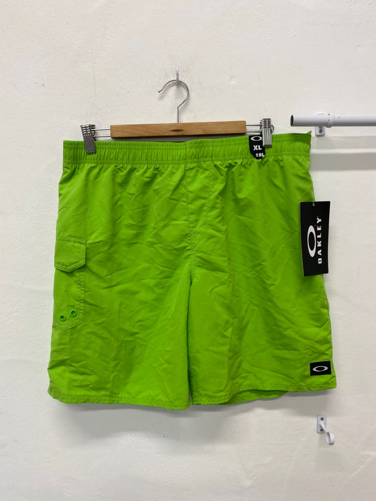 Fabulous Oakley Swim Shorts UK XL neon Green New DW001