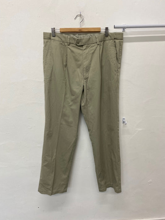 Fabulous Marks & Spencers Chino Trousers W38” Beige pleated leisure Golf SL001