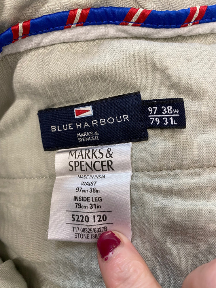 Fabulous Marks & Spencers Chino Trousers W38” Beige pleated leisure Golf SL001