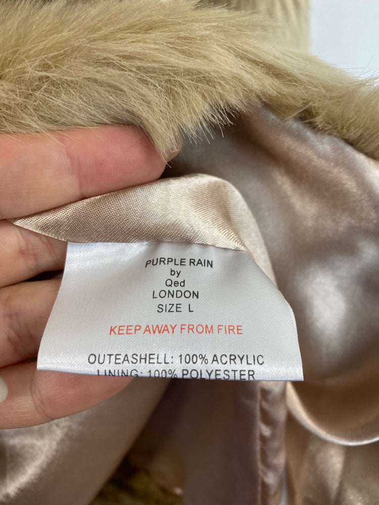 Fabulous Purple Rain QED London Faux Fur Coat UK L Beige BT001