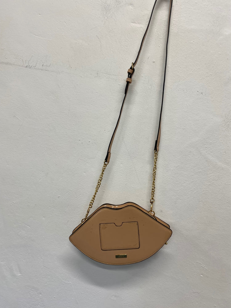 Fabulous Aldo Lips Handbag One size Beige chain handle GC003
