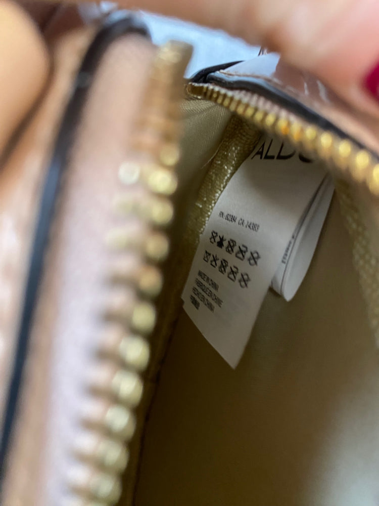 Fabulous Aldo Lips Handbag One size Beige chain handle GC003