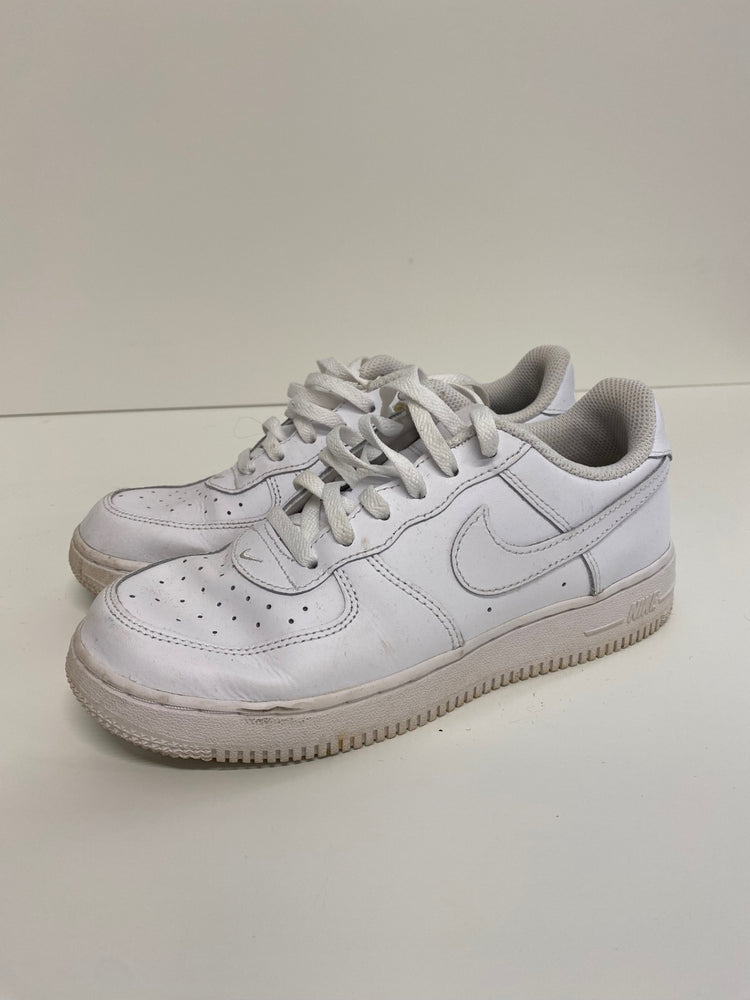 Fabulous Nike Force 1 Sneakers UK2.5 White Classics leather GC003