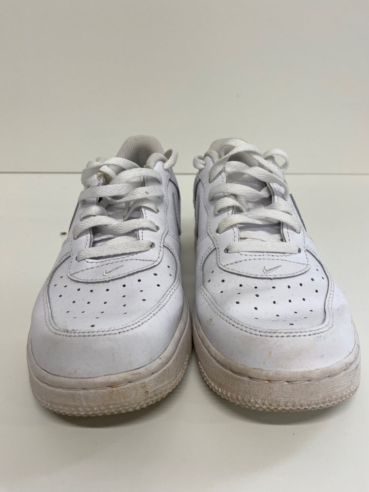 Fabulous Nike Force 1 Sneakers UK2.5 White Classics leather GC003