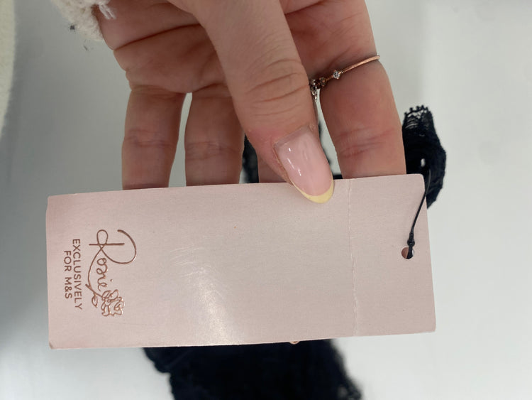 Fabulous Rosie m&s Lingerie UK6 Black sexy VT002