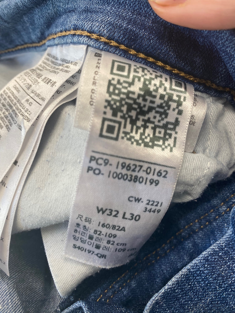 Gorgeous Levi’s 312 shaping slimJeans W32" L30” NR002