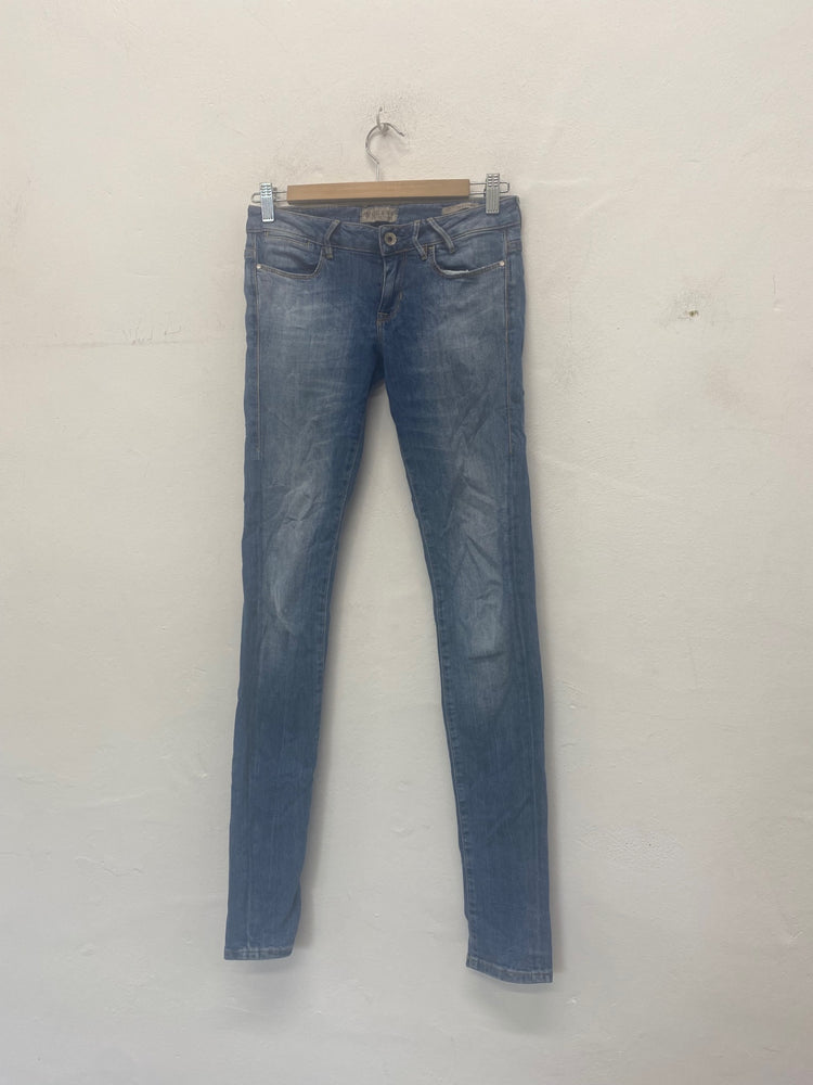 Gorgeous Guess Jegging Jeans W27” Blue distressed SL002