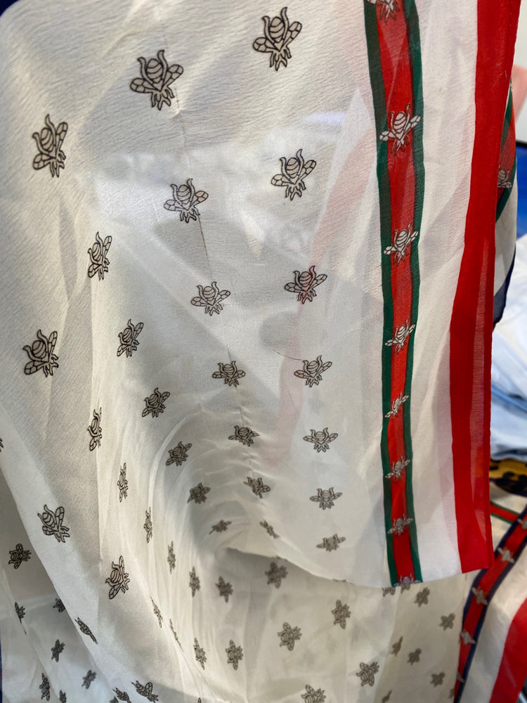 Gorgeous Unknown Scarf One size Cream Italian Bee pattern NR002