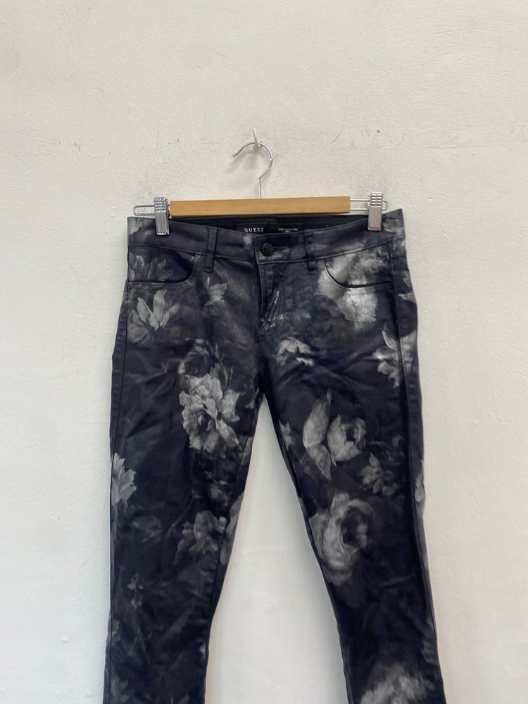 Gorgeous GUESS Low rise Jeans W29" Black grey floral SL002