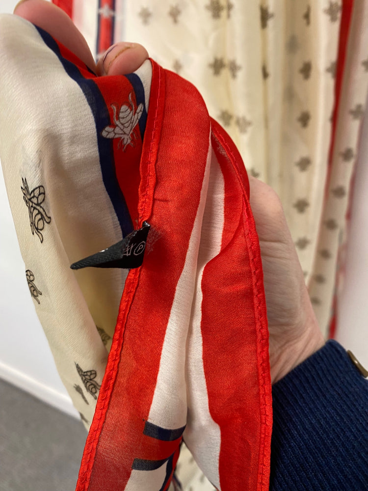 Gorgeous Unknown Scarf One size Cream Italian Bee pattern NR002