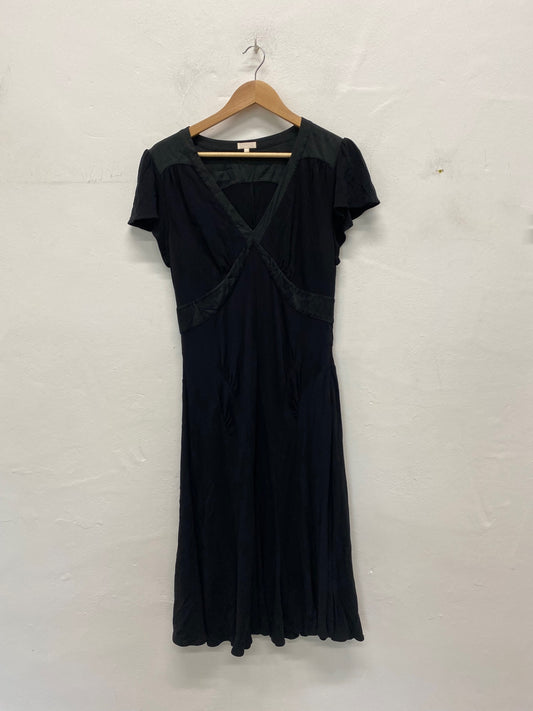 Gorgeous Ghost Evening Dress UkL Black midi classic elegant NR002