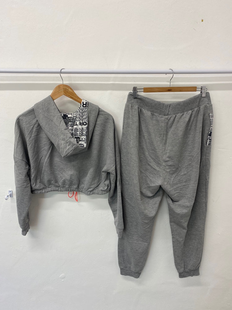Gorgeous ASOS Athleisure Co-ord UK16 Grey GS001
