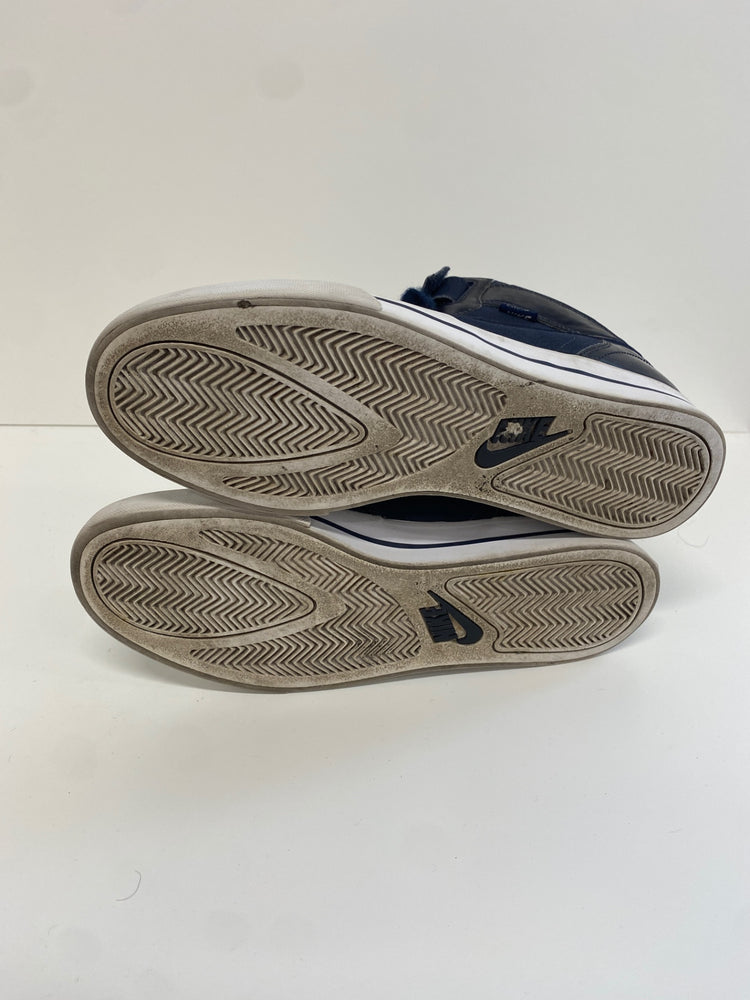 Awesome Nike Sneakers UK9 Navy Blue