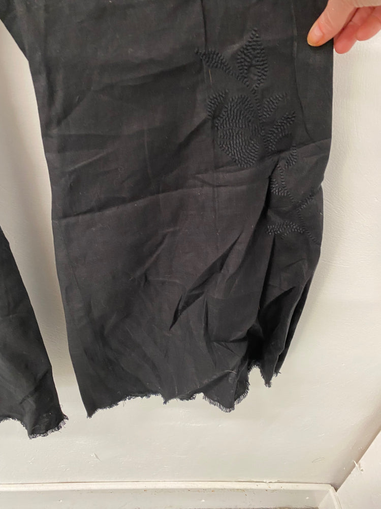 Gorgeous H&M Wide leg trousers UK12 Black with embossed floral pattern DM002