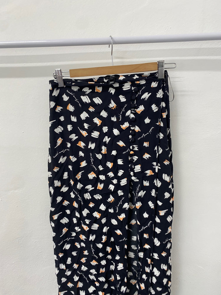 Gorgeous River Island Skirt UK6 Black floral EK001