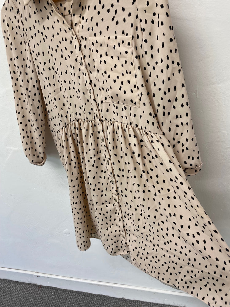 Gorgeous River Island Dress UK6 Beige smock black polka dots EK001
