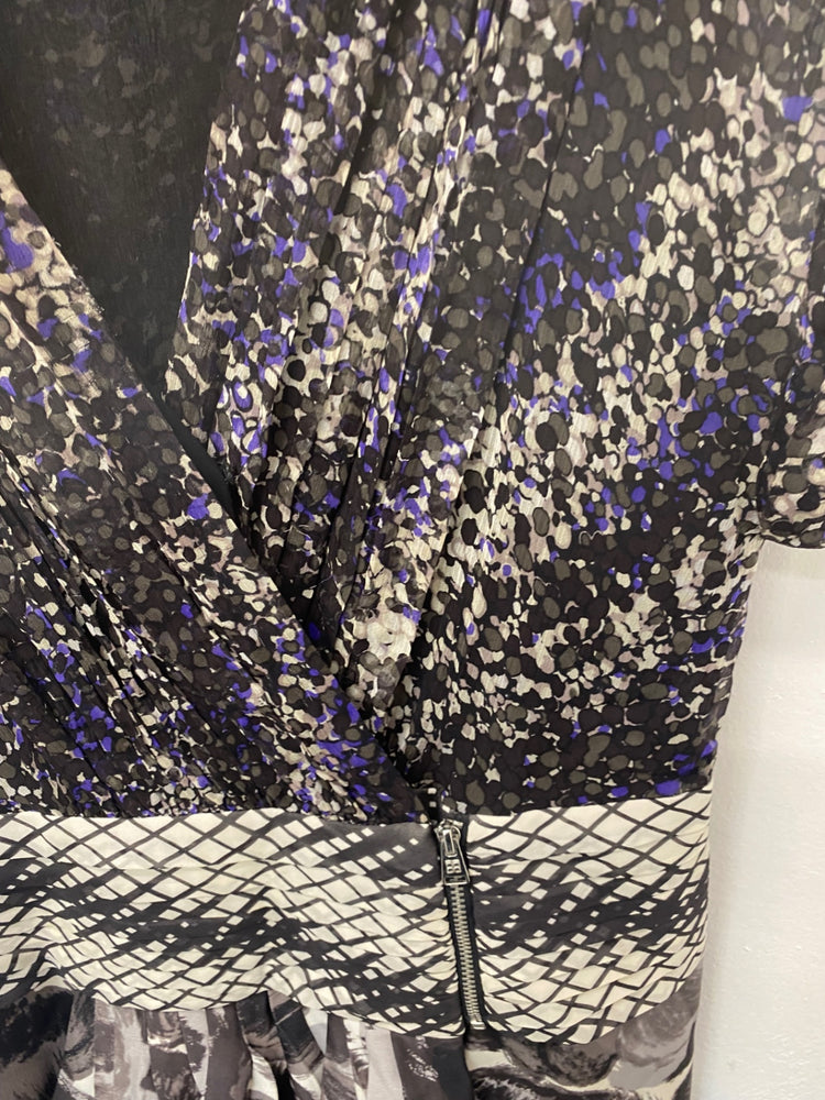 Gorgeous BCBGMAXAZRIA occasion party Dress UK10 Grey pure silk LF003