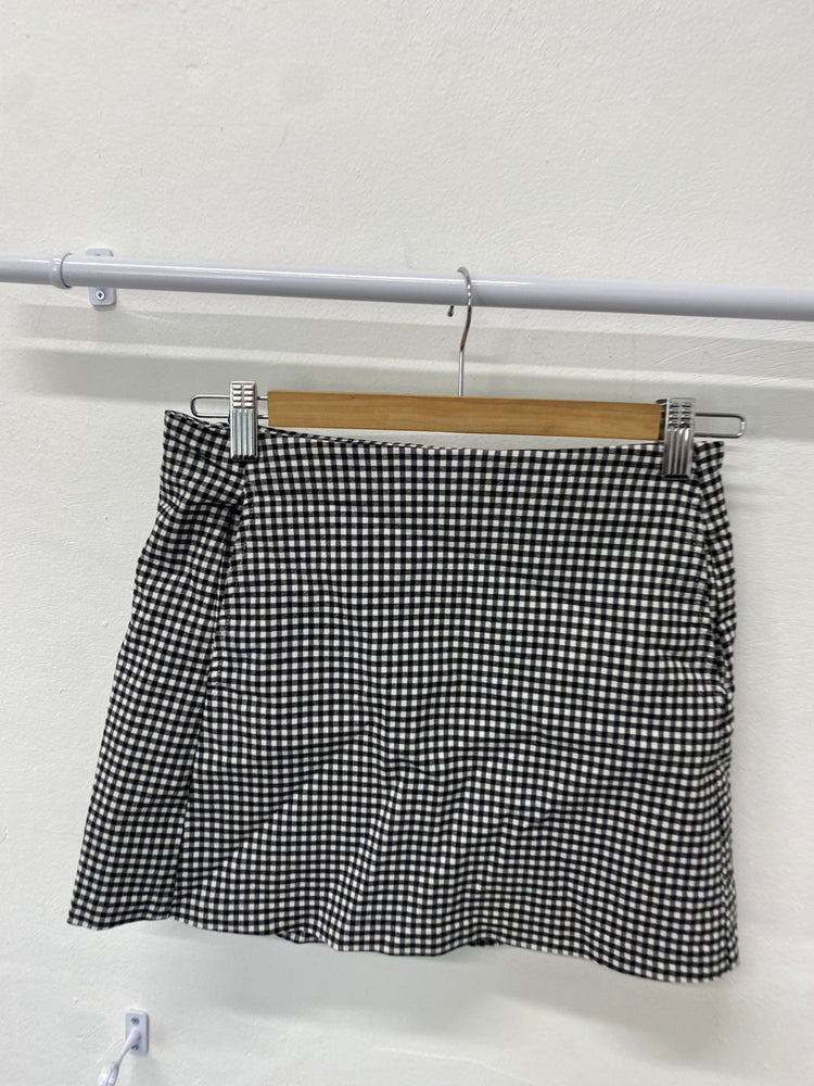 Gorgeous Urban Outfitters Skirt UK S Black and White checked EK001