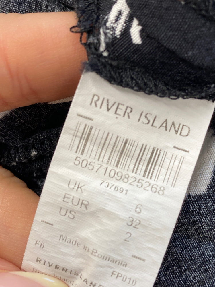 Gorgeous River Island Skirt UK6 Black floral EK001