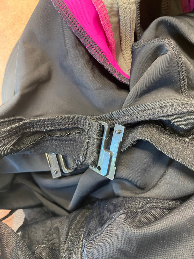 Gorgeous Zoggs Swimsuit Uk30GG Black & Pink Built bra LF003