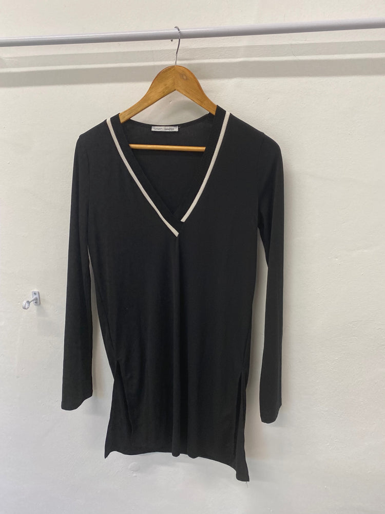 Gorgeous Zara Woman Tunic top UKS Black & white trim LF003