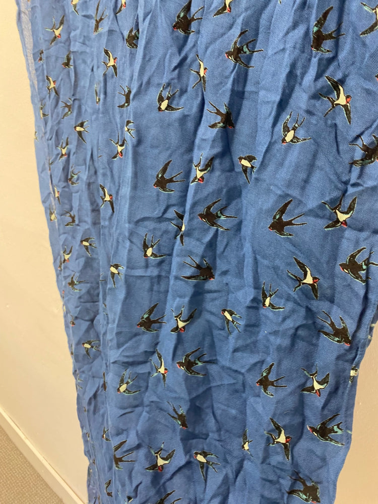 Gorgeous Unbranded Scarf One size Blue flying swallows LF003