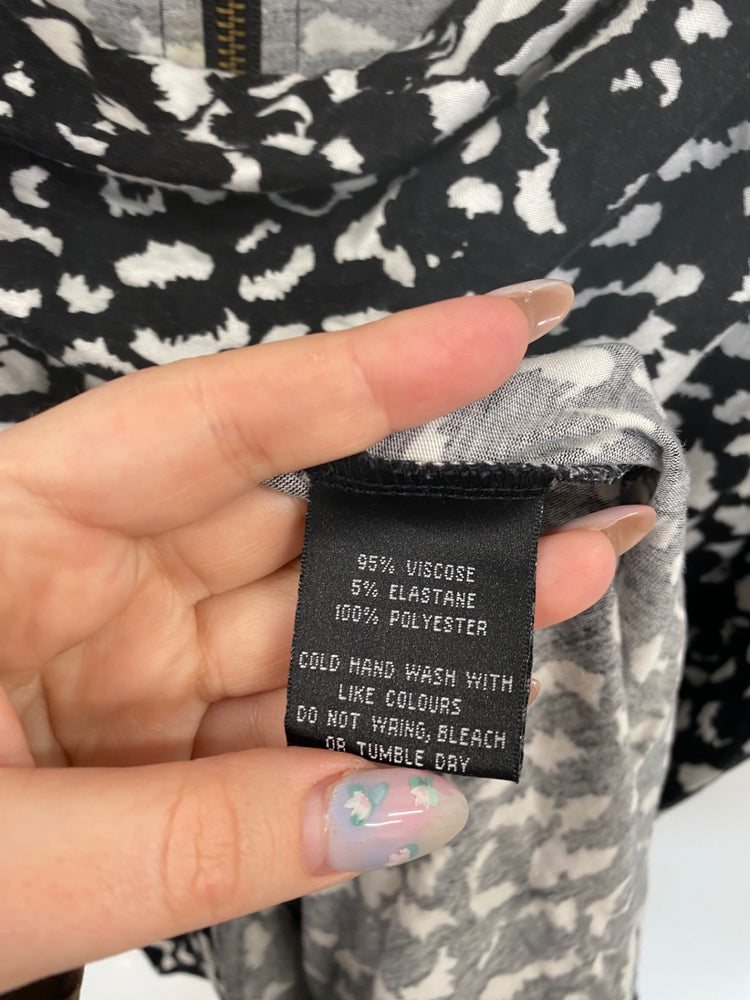 Amazing table eight Abstract Mini Dress UK M Black & White AG005