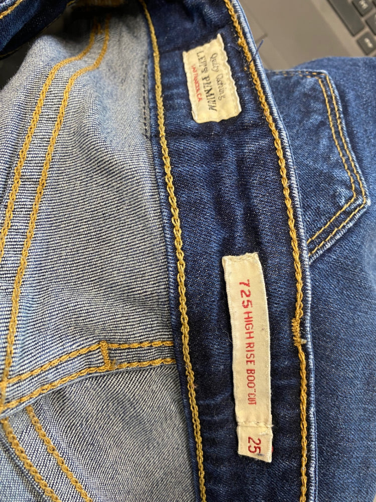 Fabulous Levi’s Jeans W25” Dark blue 725 bootcut FK116