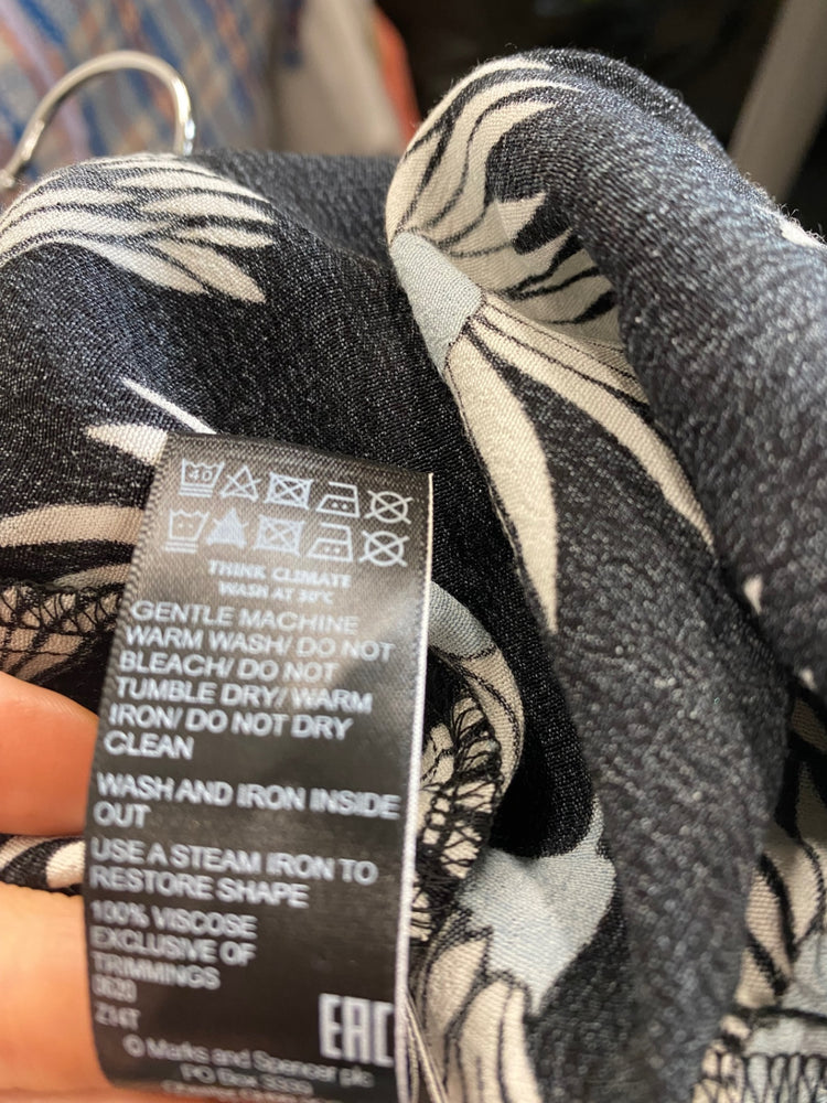 Amazing M&S floral baby blue midi tea Dress UK10 Black HT149