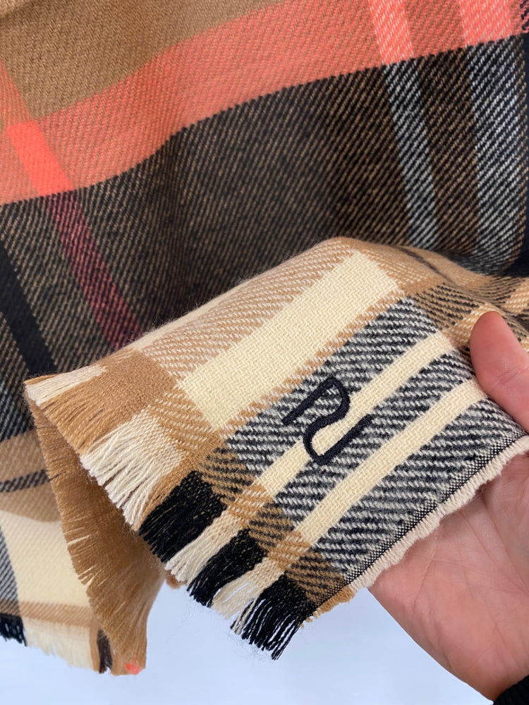 Fabulous River Island Scarf One Size Beige & Black classic cosy HT149