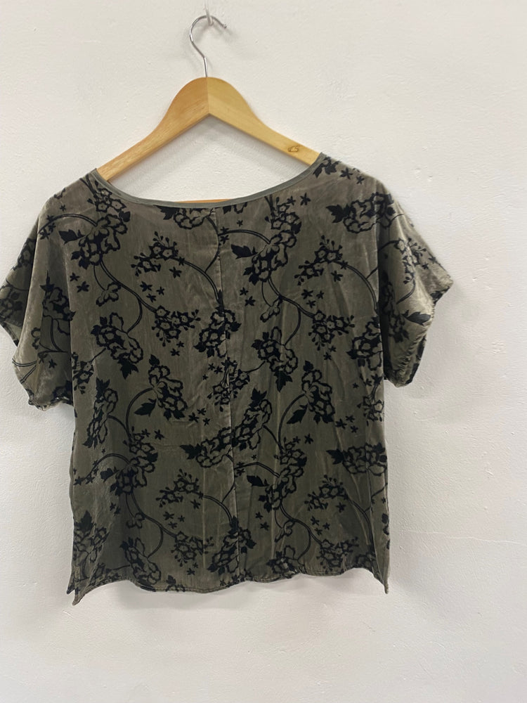 Amazing Per Una velvet Blouse UK6 Olive Green Black swirls oriental HT149