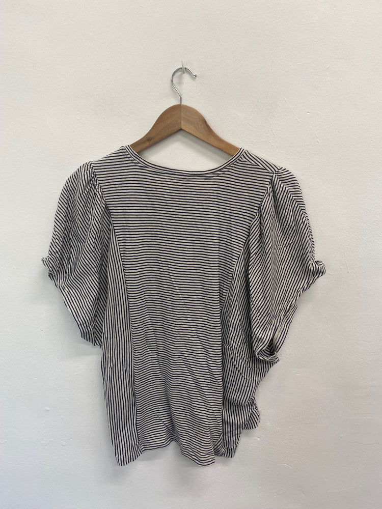 Fabulous Closed Top UK L White navy lightweight summer CM007