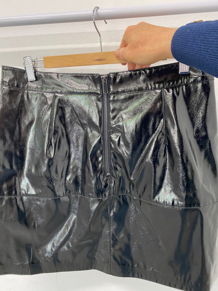 Fabulous MINT VELVET patent mini classic Skirt Uk14 Black new CM007