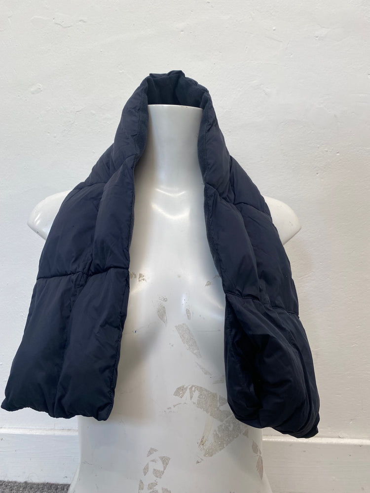 Fabulous Uniqlo Scarf One size Navy Blue puffer DC433