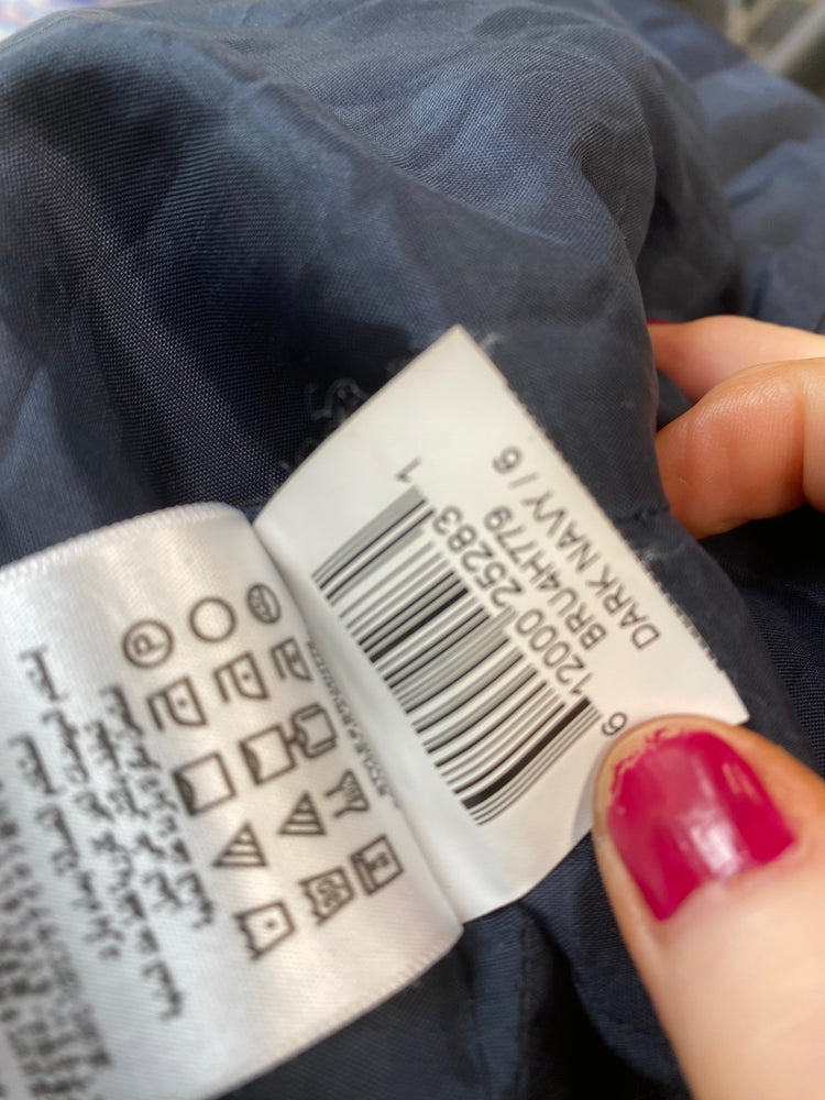 Fabulous BCBG Generation pinstripe classic Suit Set UK XS Navy NM001