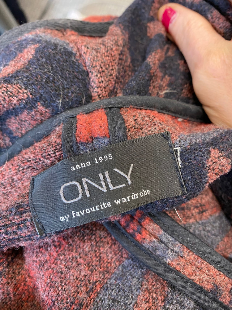 Fabulous Only Anno 1995 Blanket coat UkM Red Aztec blanket KB001