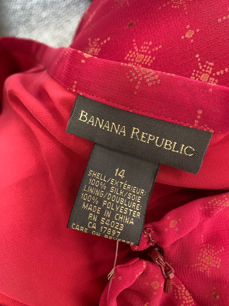 Fabulous Banana Republic Skirt Uk14 Red pattern LM004