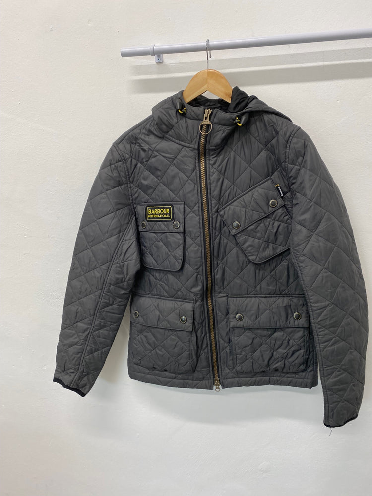 Fabulous Barbour International Paxton Quilted jacket UK M Charcoal Grey KB001