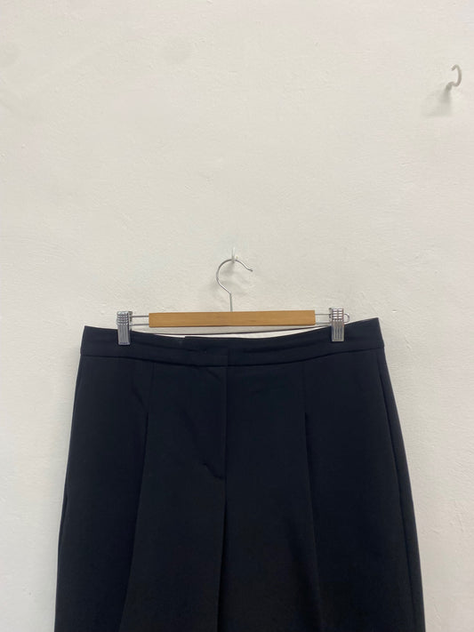 Fabulous DKNY Cropped tailored trousers UK10 Black BS001