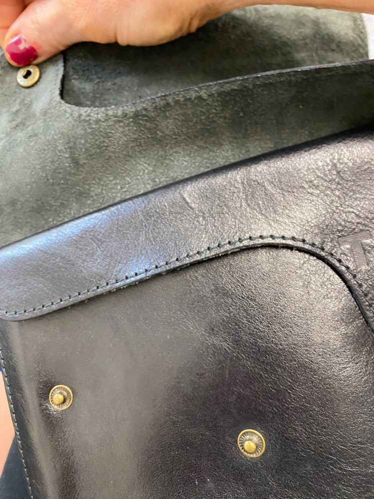 Fabulous T-Nobile Shoulder Utility Bag One size Black BS001