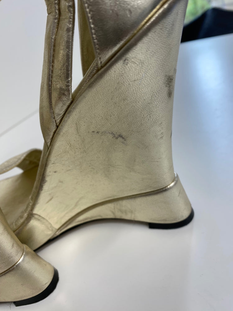 Fabulous Nila & Nila wedge ankle strap Sandals Uk8 Gold High wedge GM143