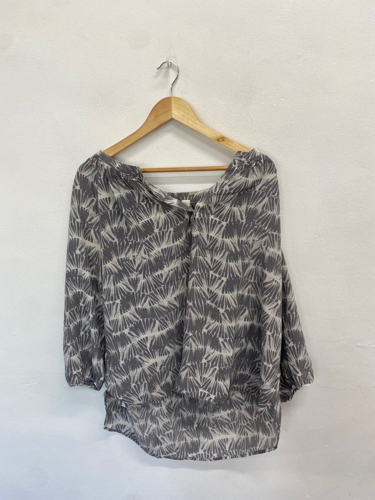 Fabulous Cynthia Rowley Blouse UK XL Grey and white tie dye HD440