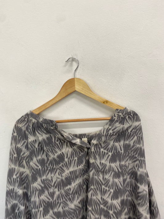 Fabulous Cynthia Rowley Blouse UK XL Grey and white tie dye HD440
