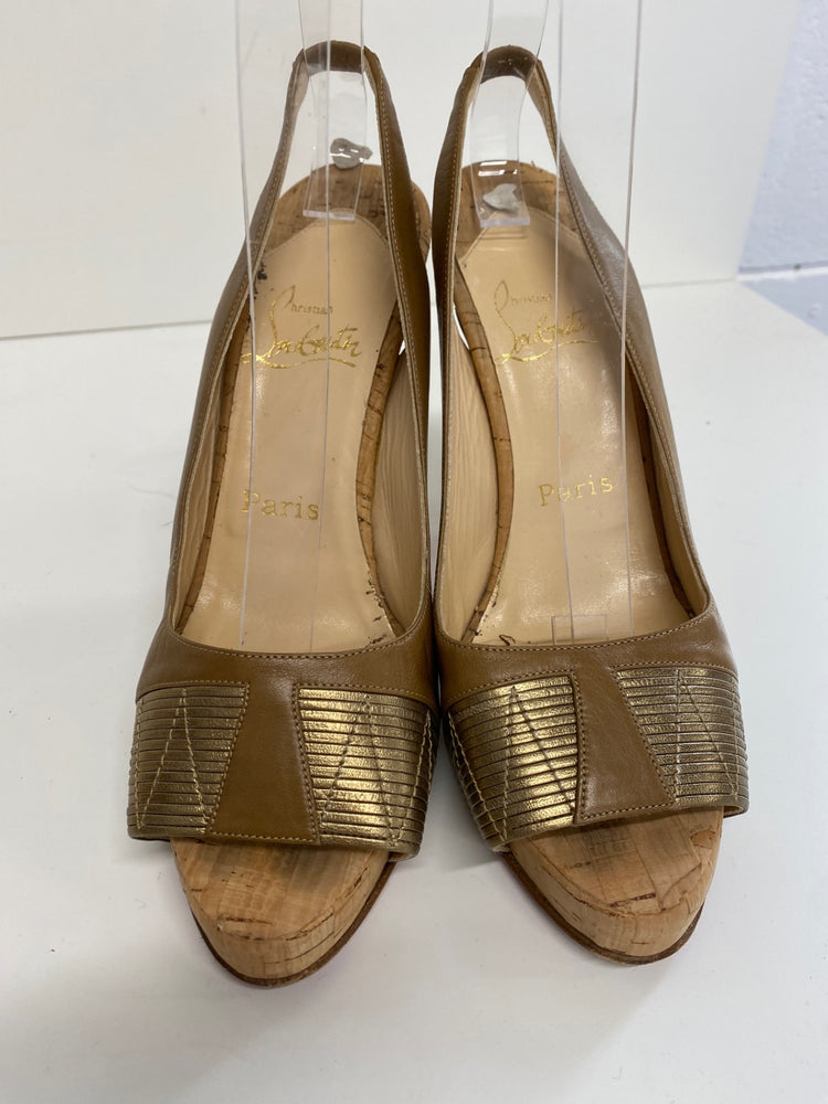 Fabulous Christian Louboutin stunning leather Sling back heels UK4.5 Beige & gold BT001
